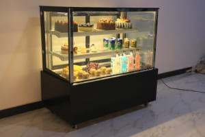 Tủ trưng bày bánh kem 3 tầng kính vuông 1,5met
