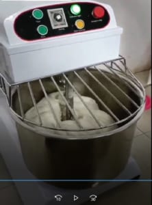 Cách dùng máy nhồi bột làm bánh